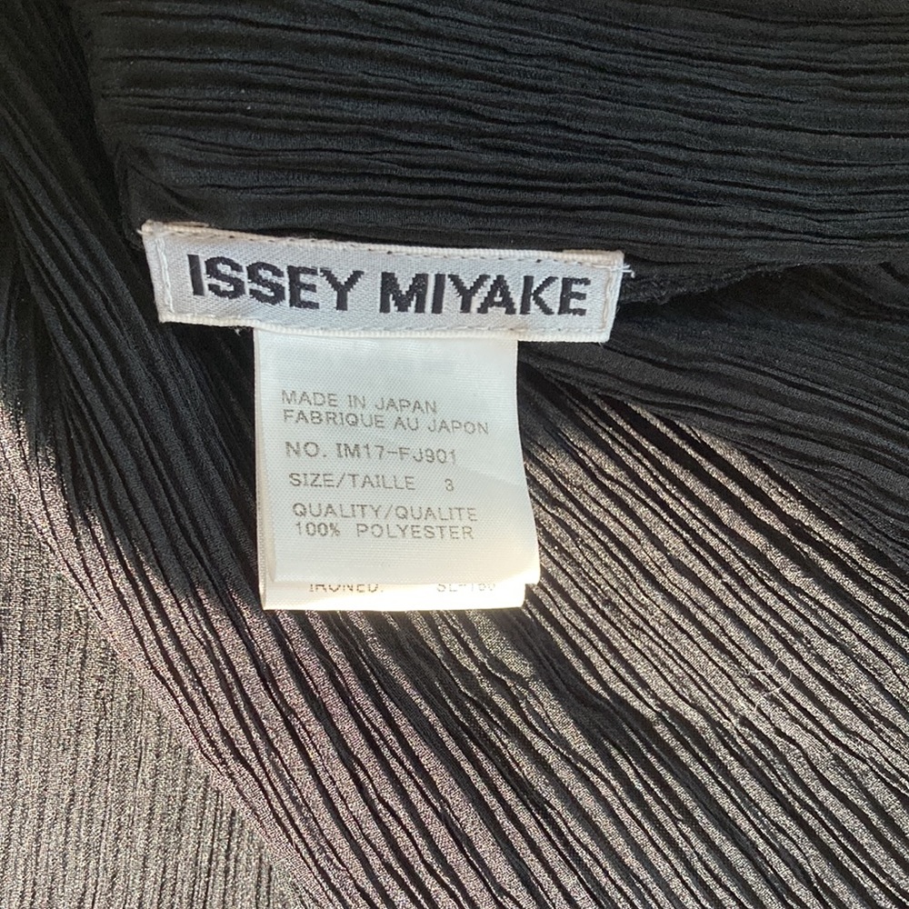 Issey Miyake plissé top